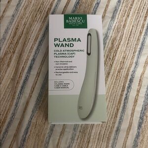 Mario Badescu Plasma Wand in White and Green